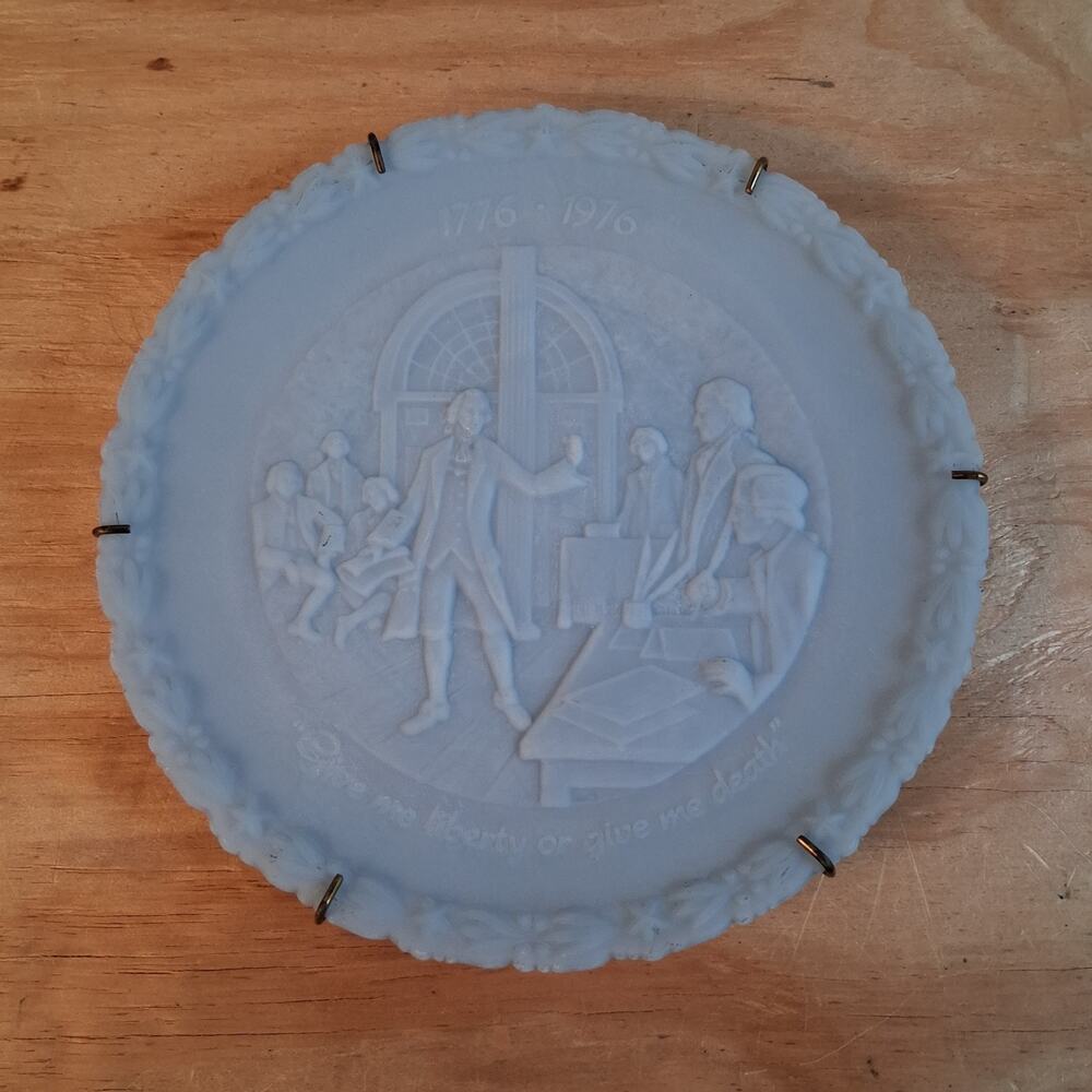 Fenton Vintage Give me Liberty 1776-1976 Bicentennial Powder Blue Glass Plate